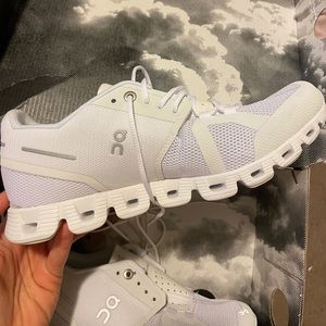 On Cloud Tennis Shoes (brand new)